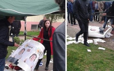 Pro-gov’t mob attacks CHP campaign stand in Sakarya